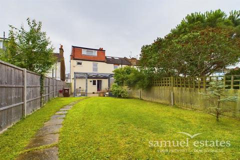 3 bedroom end of terrace house to rent, Seaforth Avenue, Motspur Park, KT3