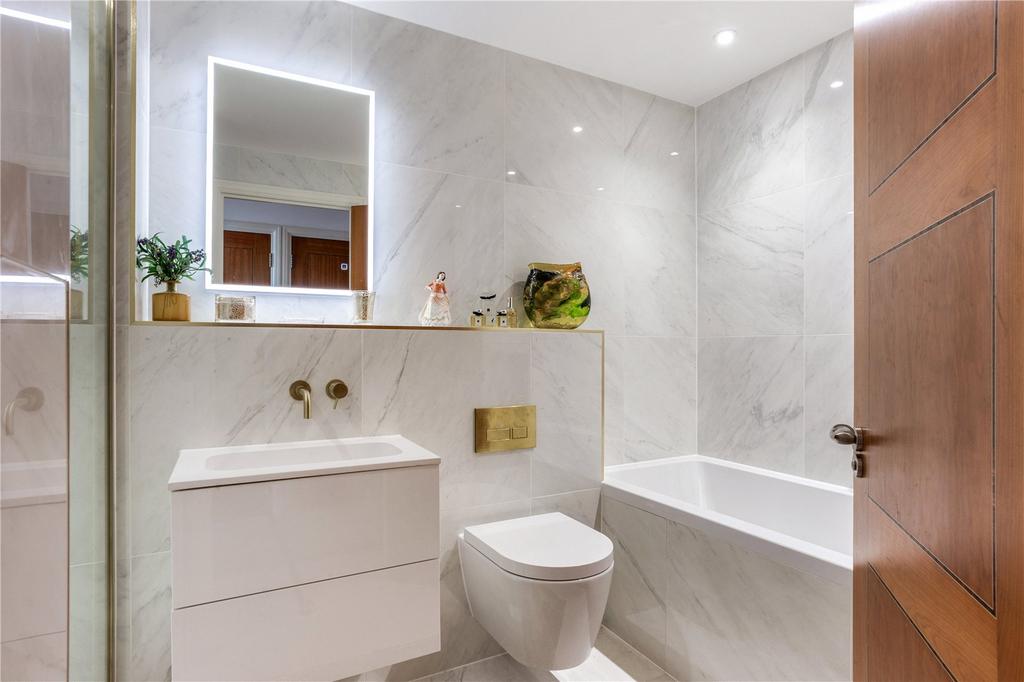Bedroom One En Suite