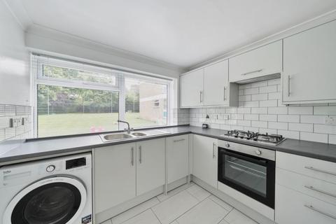 2 bedroom apartment to rent, Maxwell Road,  Northwood,  HA6