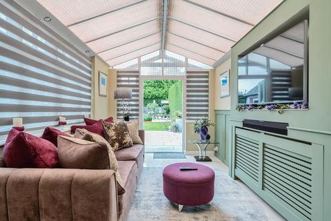 126 Rydens Way, Woking, GU22 9DJ