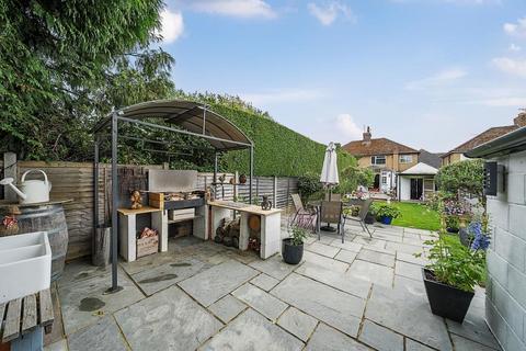 126 Rydens Way, Woking, GU22 9DJ