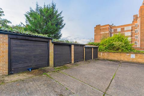 Garage to rent, Colney Hatch Lane, Muswell Hill, London, N10