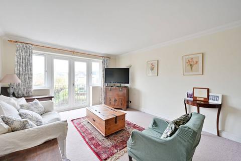 2 bedroom flat for sale, Regency Court, Wimbledon, London, SW19