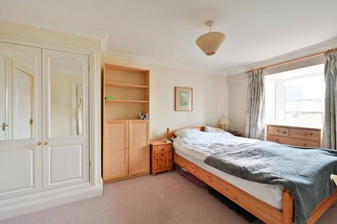 2 bedroom flat for sale, Regency Court, Wimbledon, London, SW19
