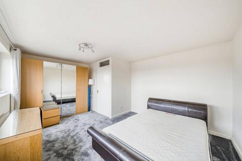 2 bedroom flat to rent, Belle Vue Estate, Hendon, London, NW4