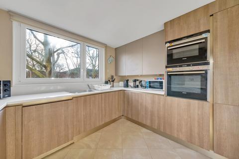 2 bedroom apartment for sale, Cheadle Court, Henderson Drive, London, NW8