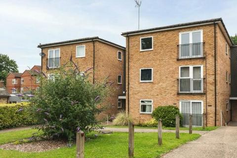 1 bedroom flat for sale, Chatsworth Court, Stevenage, Hertfordshire, SG2 8DY