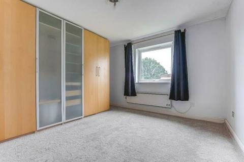 1 bedroom flat for sale, Chatsworth Court, Stevenage, Hertfordshire, SG2 8DY