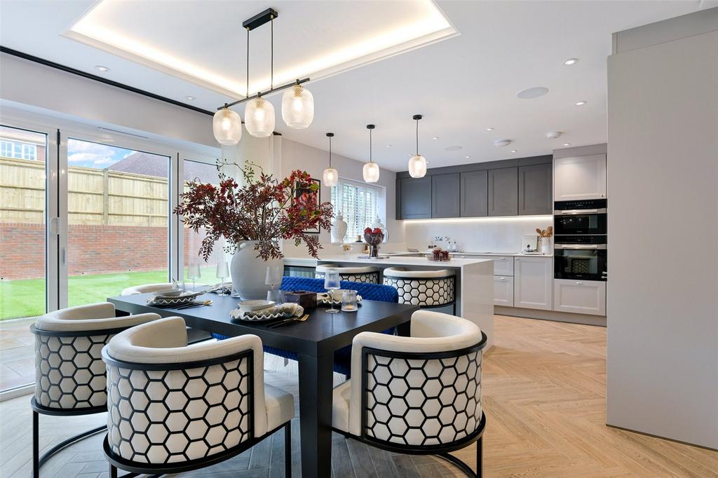 Show Home Dining