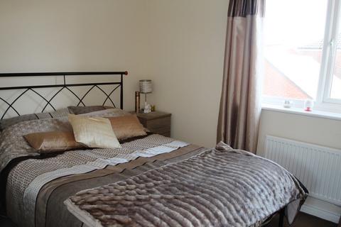 2 bedroom house to rent, Boulmer Avenue, Kingsway, Gloucester, GL2