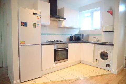 3 bedroom flat to rent, Vale Parade, London, Greater London, SW15