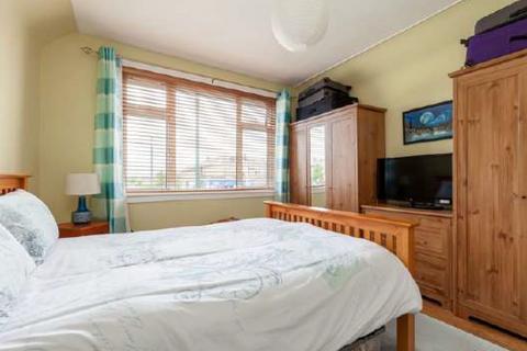 3 bedroom semi-detached house to rent, Crewe Road North, Edinburgh, EH5