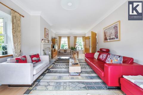 2 Mckenzie Way, Epsom, KT19 7ND