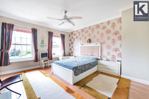 2 Mckenzie Way, Epsom, KT19 7ND