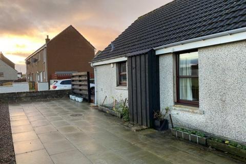 2 bedroom semi-detached bungalow to rent, Henderson Street, Thurso, KW14 7LD