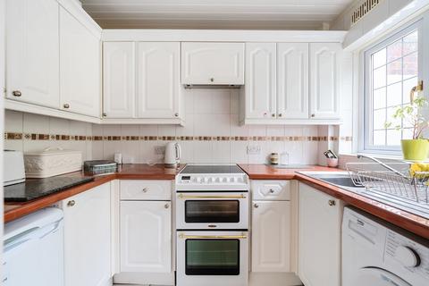 142 The Glade, Coulsdon, CR5 1SP
