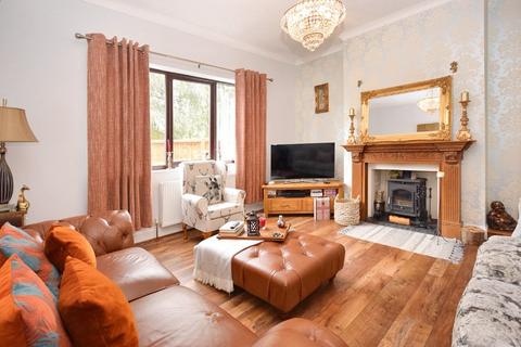 3 bedroom end of terrace house for sale, Church Lane, Normanton, West Yorkshire
