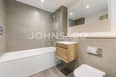 2 bedroom apartment to rent, Flagstaff Road, Bankside Gardens, Reading, RG2