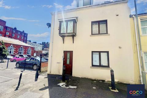 2 bedroom flat for sale, Clifton Place, Weymouth DT4