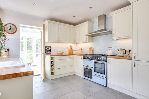 3 bedroom detached house for sale, Hobart Road, New Milton, BH25