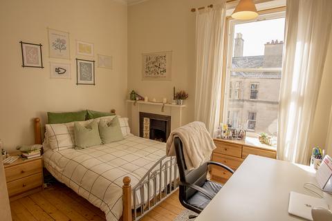 2 bedroom flat to rent, Bruntsfield Gardens, Edinburgh, EH10