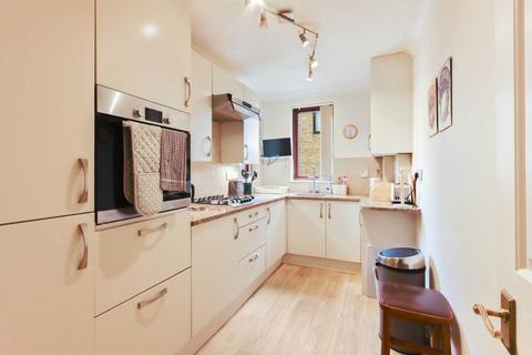 2 bedroom retirement property for sale, Sandringham Gardens, North Finchley