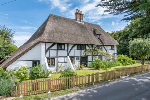 5 bedroom detached house for sale, Yew Tree Road, Hayling Island, Hampshire