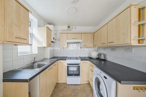 2 bedroom apartment to rent, Green Lanes London N16