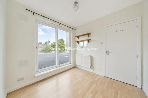 2 bedroom apartment to rent, Green Lanes London N16