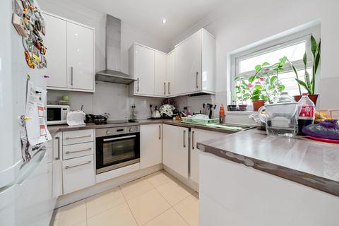 3 bedroom terraced house for sale, Arngask Road, London