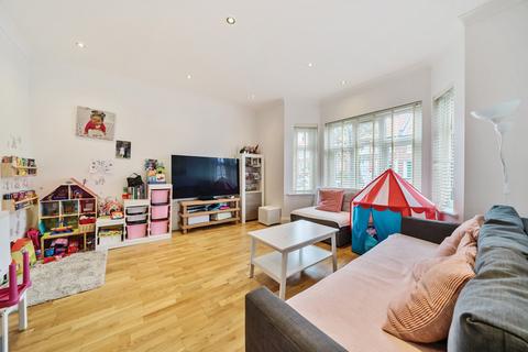 126 Arngask Road, London, SE6 1XX