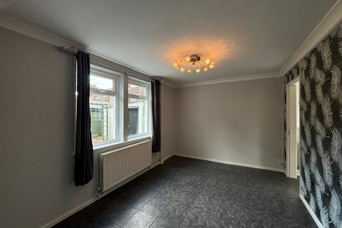 4 bedroom semi-detached house for sale, 59 Wapshott Road, Staines-upon-Thames, Middlesex, TW18 3EP