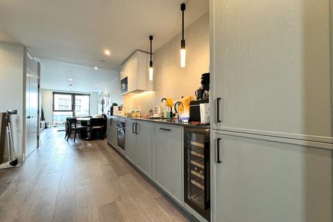 2 bedroom flat to rent, Windsor Square, Woolwich, London SE18
