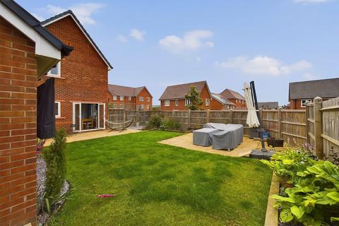 3 bedroom detached house for sale, Ashford Road, Worcester, Worcestershire, WR2