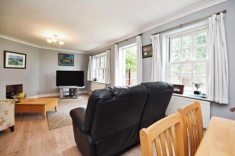 3 bedroom terraced house for sale, Austen Drive, Ingatestone CM4