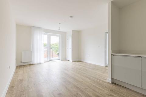 1 bedroom flat to rent, Luctons Close, Loughton, IG10