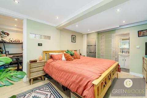 1 bedroom flat for sale, Richmond Road, KT2