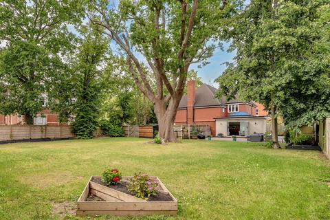 3 bedroom semi-detached house for sale, Massetts Road, Horley, Surrey, RH6