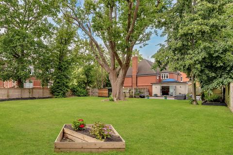 3 bedroom semi-detached house for sale, Massetts Road, Horley, Surrey, RH6