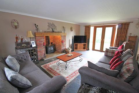 4 bedroom detached house for sale, Bridge Street, Lower Moor WR10