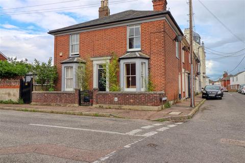 3 bedroom end of terrace house for sale, Brightlingsea CO7