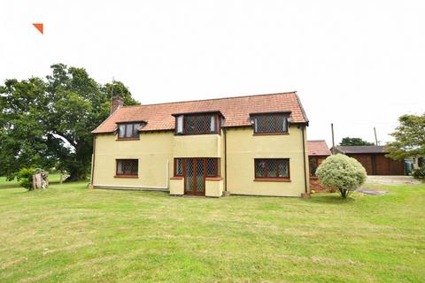 3 bedroom detached house for sale, Lodge Road, Cooks Green, Little Clacton