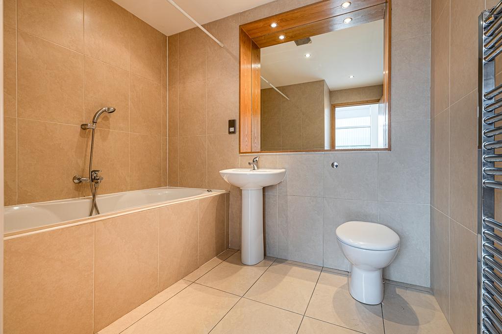 En Suite Bathroom