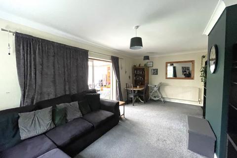 3 bedroom end of terrace house for sale, The Walks, Loddon