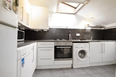 2 bedroom flat to rent, Agamemnon Road, West Hampstead