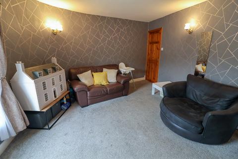 1 bedroom flat to rent, Albert Street, Glossop SK13