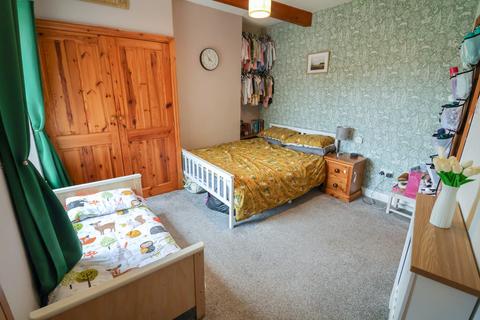 1 bedroom flat to rent, Albert Street, Glossop SK13