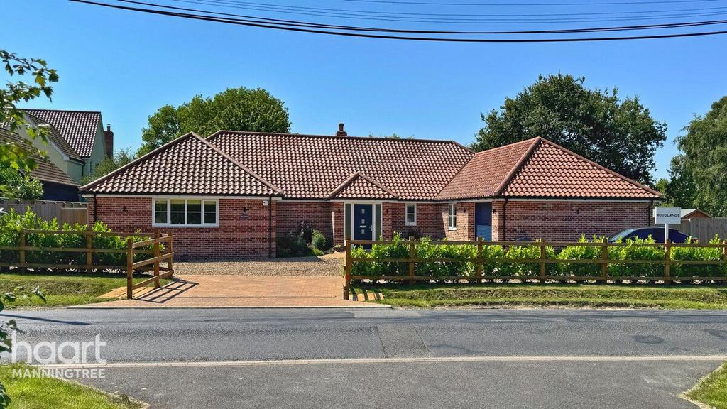 The Heath, Mistley, Manningtree, Essex 5 bed detached bungalow £850,000
