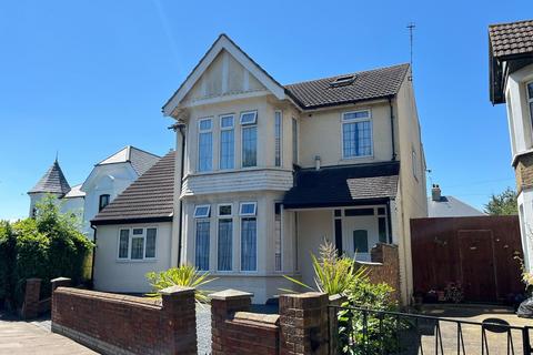 4 bedroom detached house for sale, Ness Road, Shoeburyness SS3