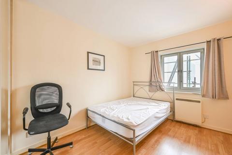 2 bedroom flat to rent, Riverview Court, Isle Of Dogs, London, E14